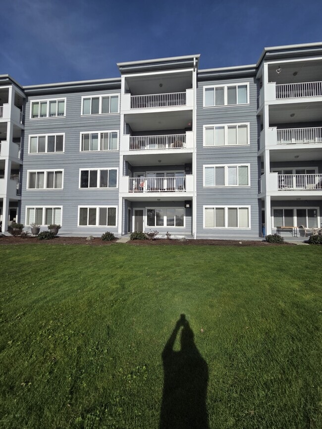 Building Photo - 6125 NE 175th St