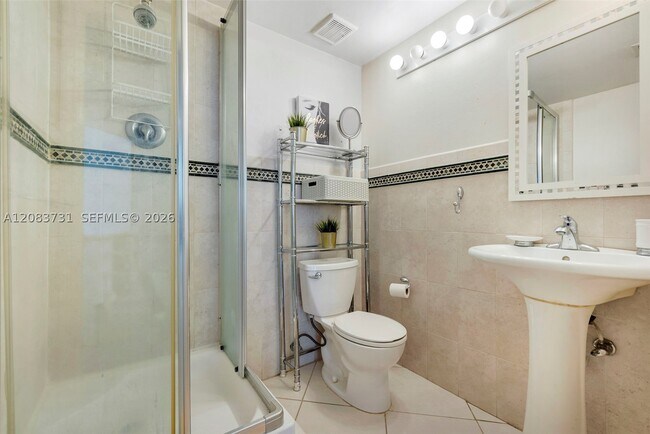 Building Photo - 1155 Brickell Bay Dr