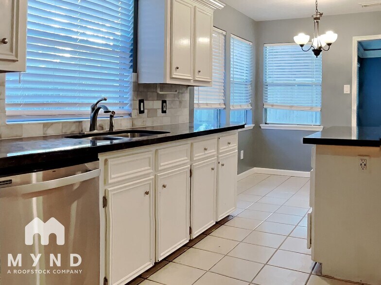 Building Photo - 22911 Garden Canyon Dr