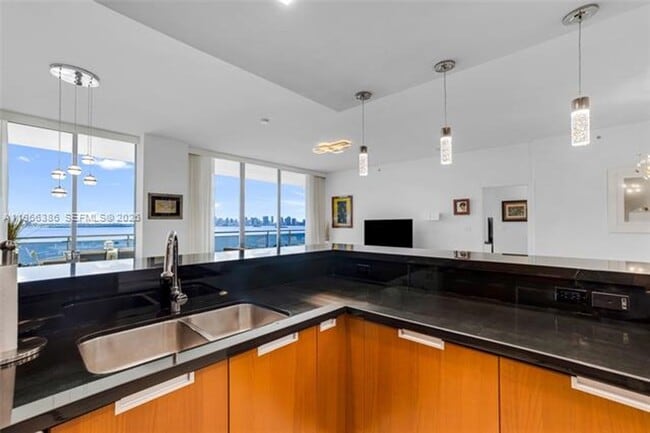 Building Photo - 7901 Hispanola Ave