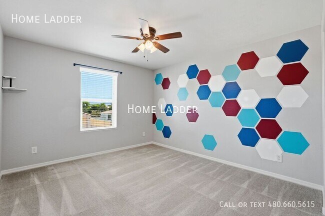 Building Photo - 9504 E Theia Dr