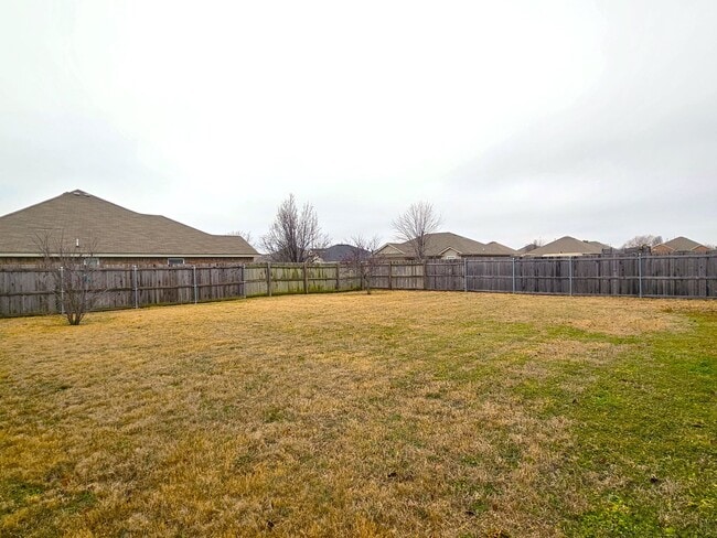 Building Photo - 4800 SE 78th St