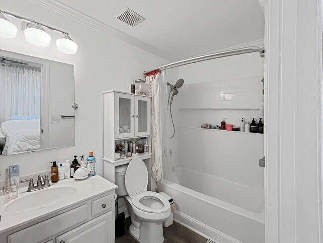 Building Photo - 429 Montgomery St