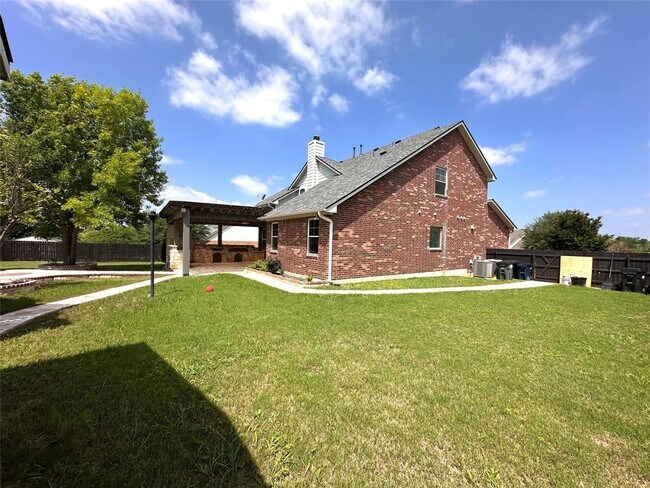 Building Photo - 803 Mallard Lake Tr
