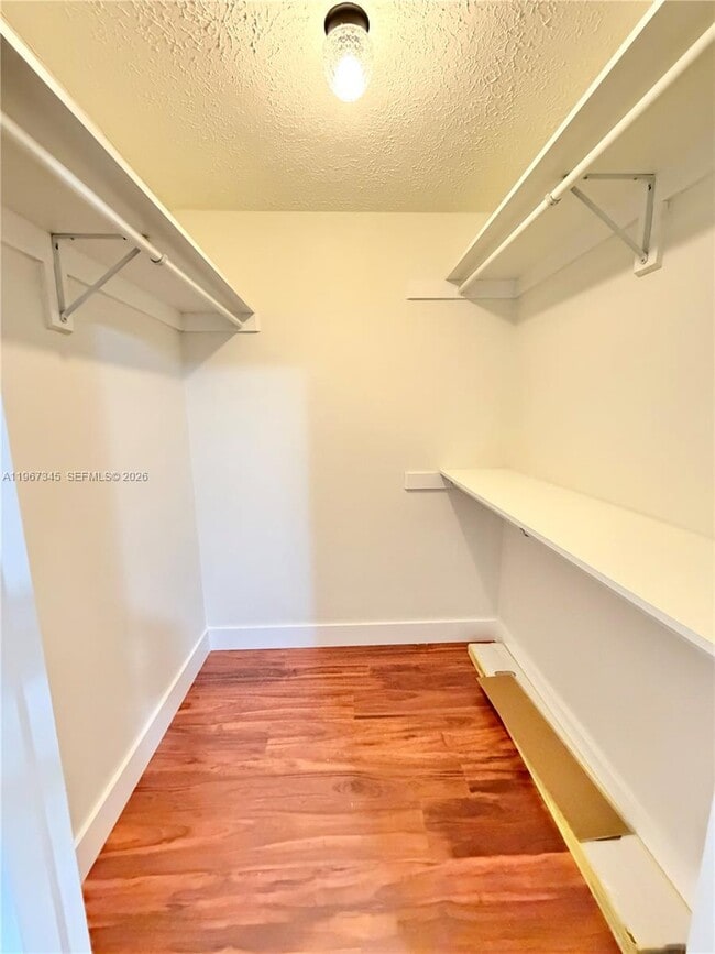 Building Photo - 1434 SE Concha St