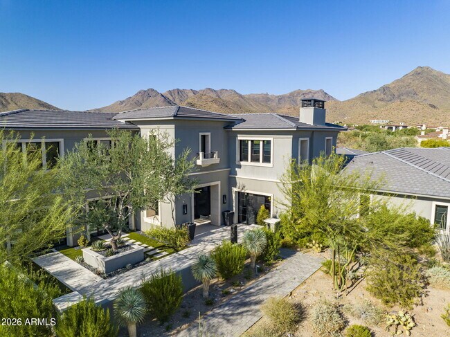 Building Photo - 10110 E Siesta Ln