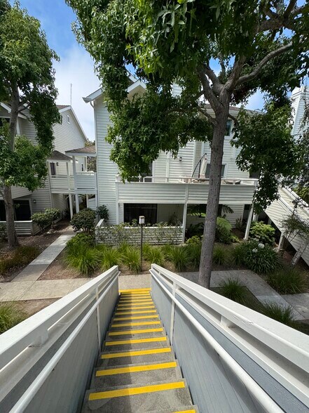 Building Photo - 41 Grandview Street
