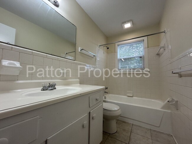 Building Photo - 7034 Fairmont Rd