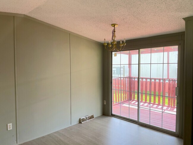 Building Photo - 225 Hillsdale Estates Ln