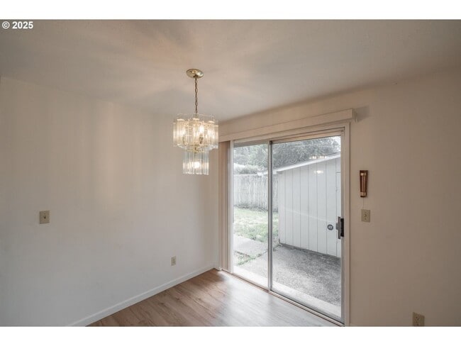 Building Photo - 3-bedroom 1 bath Single Level House