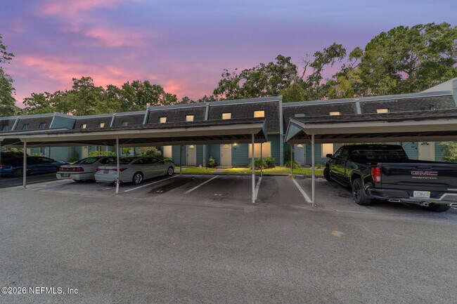 Building Photo - 501 SW 75th St