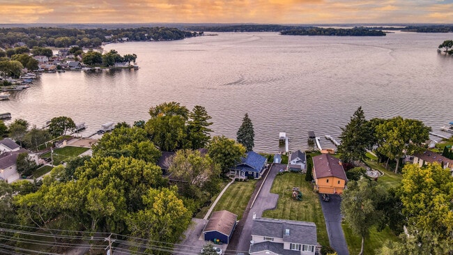 Building Photo - 184 Grand Ave