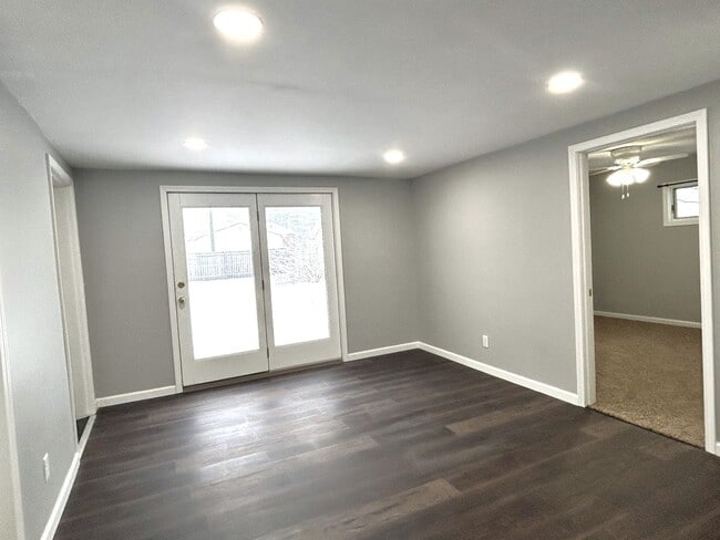 Building Photo - 2941 S 10th St