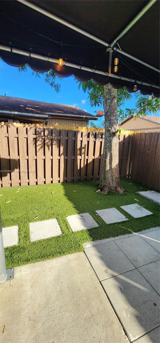 Building Photo - 9660 W Elm Ln