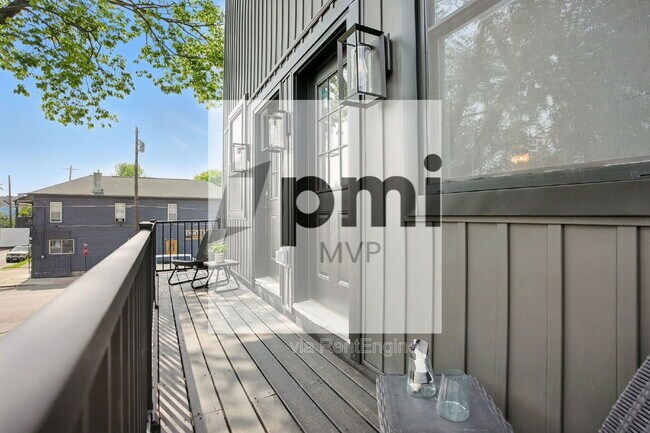 Building Photo - 92 E Innis Ave