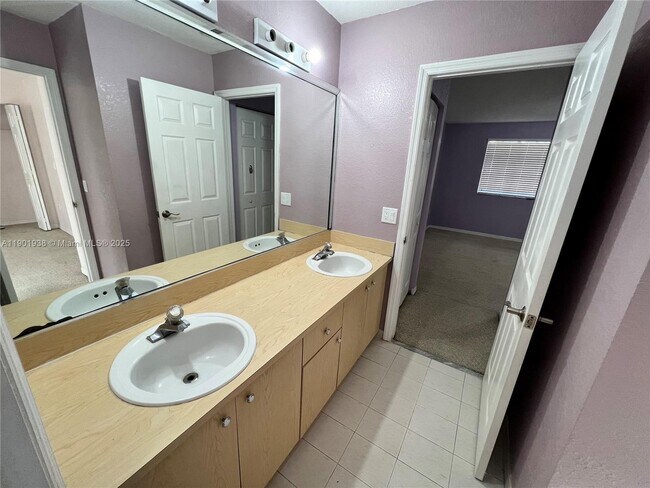 Building Photo - 10644 NW 87th Ct