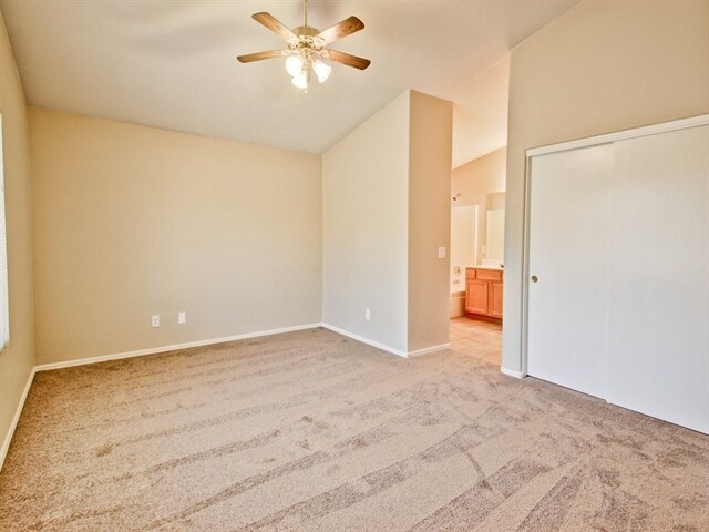 Building Photo - 8912 W La Reata Ave