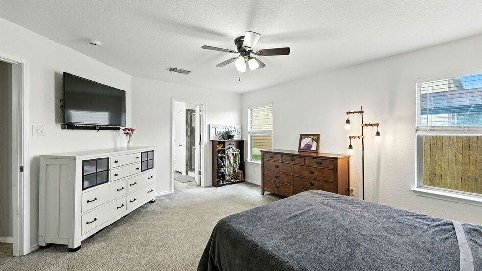 Building Photo - 208 Gatewood Clf