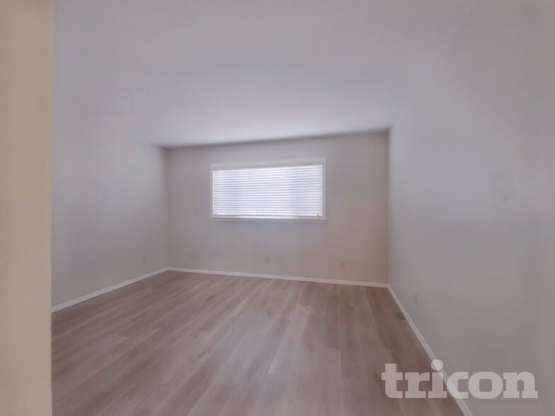 Building Photo - 520 Eider Ln