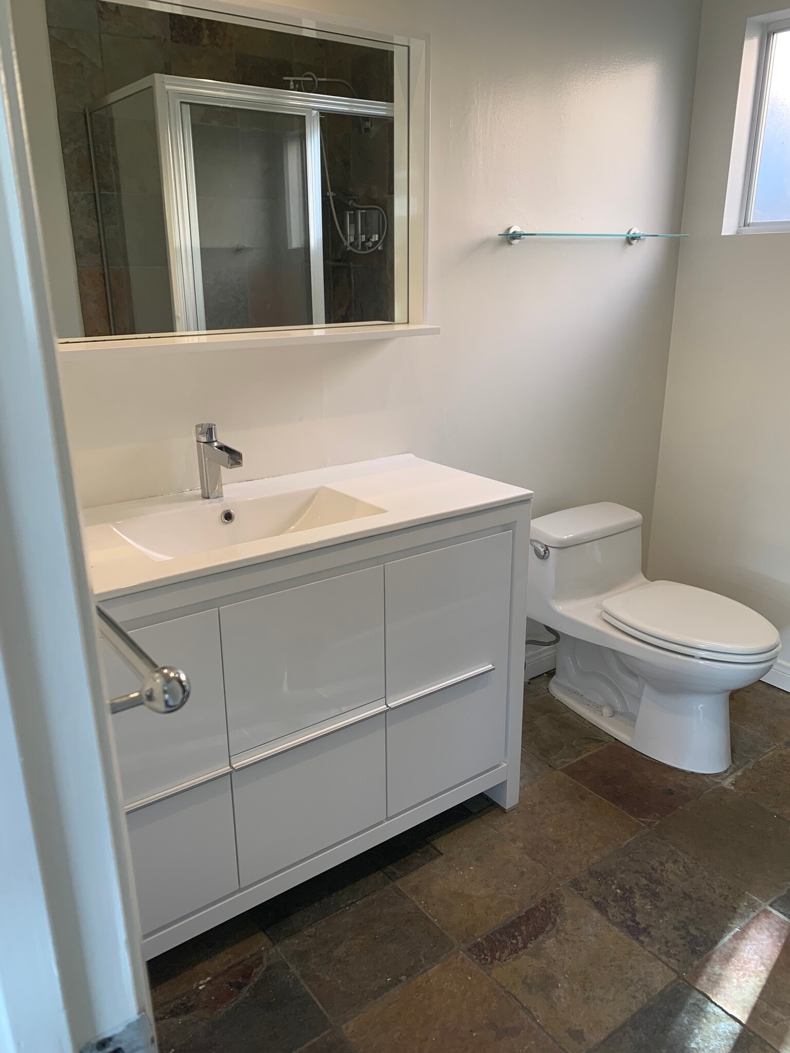 Second bathroom - 3864 Girard Ave