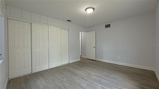 Building Photo - 126 Palm Dr