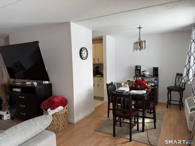 Building Photo - 126 Triangle St