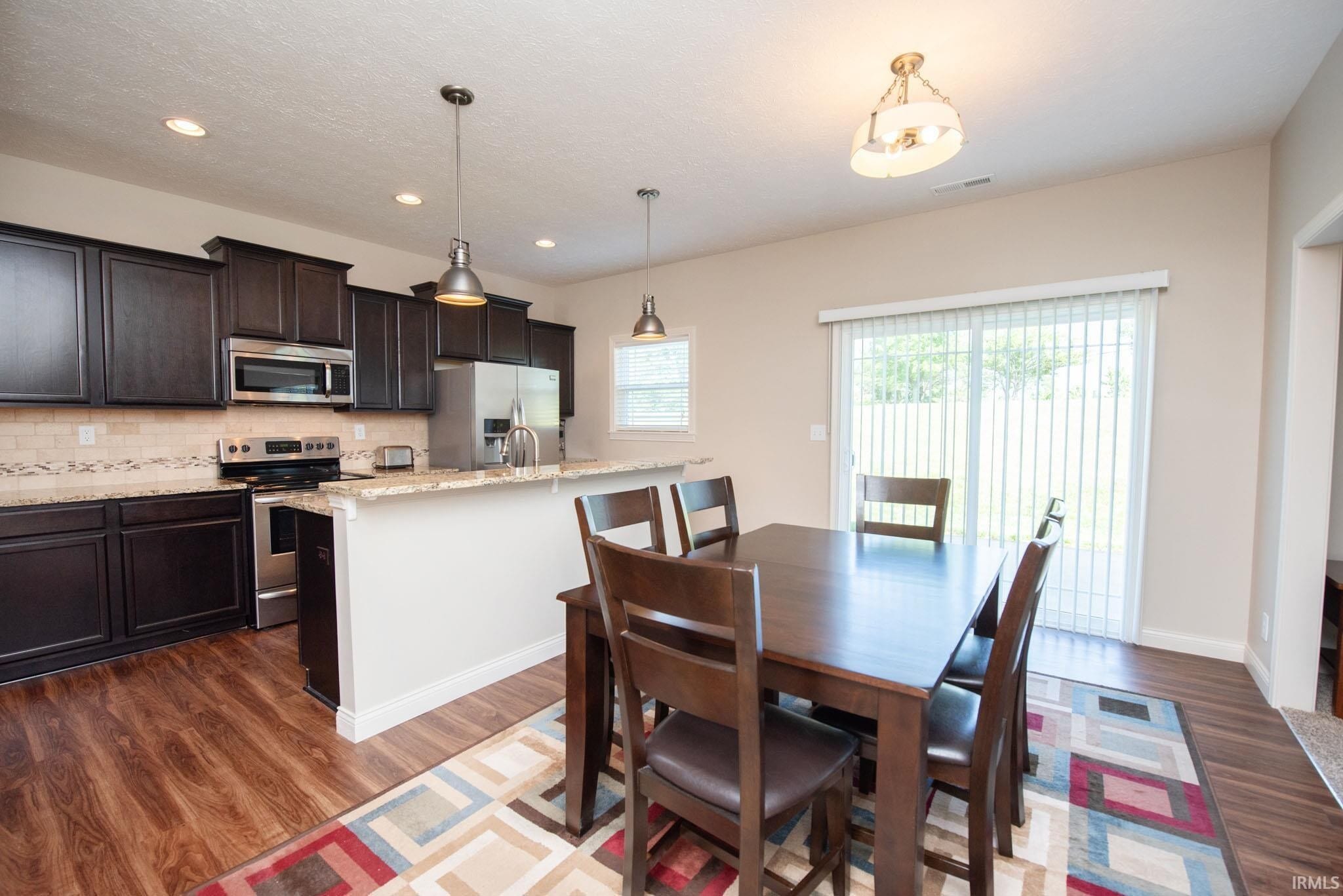 Building Photo - 1860 Sandpiper Dr