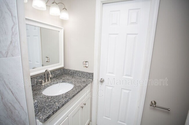 Building Photo - 19 Estate Rd