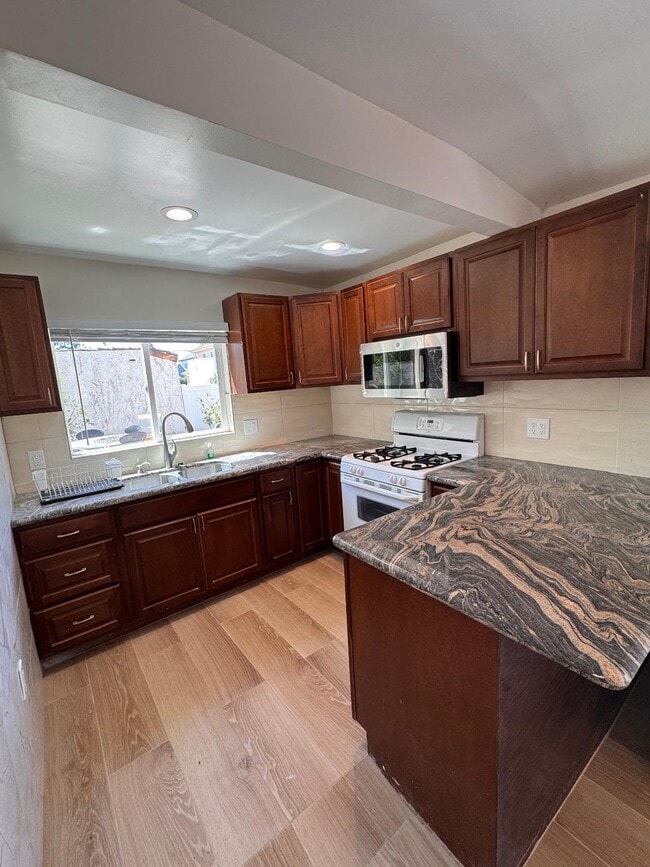 Building Photo - 470 S Hamel Rd