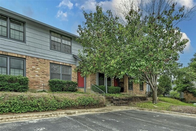 Building Photo - 1411 Gracy Farms Ln