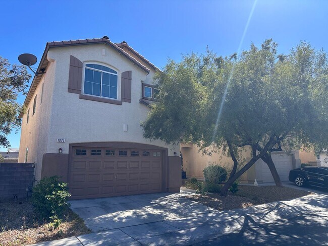 Building Photo - 4 BED 3 BATH HOME W/BONUS ROOM IN GATED COMMUNITY