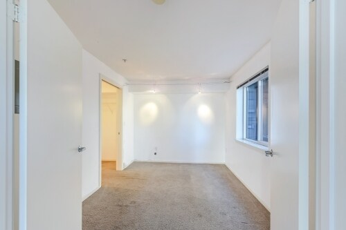 Building Photo - The Montreux - 2 bedrooms