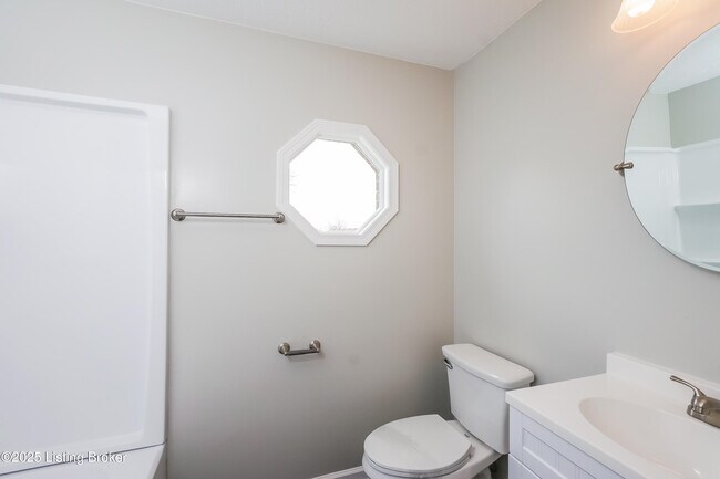 Building Photo - 238 Seminole Ct
