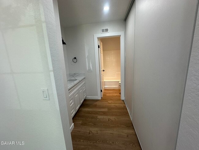 Building Photo - 2554 Olive Dr