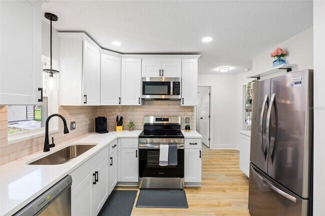 Building Photo - 34807 Evergreen Way