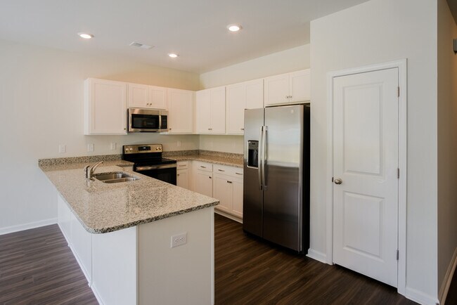 Building Photo - Welcome Home to Regal Farms in Myrtle Beach, SC