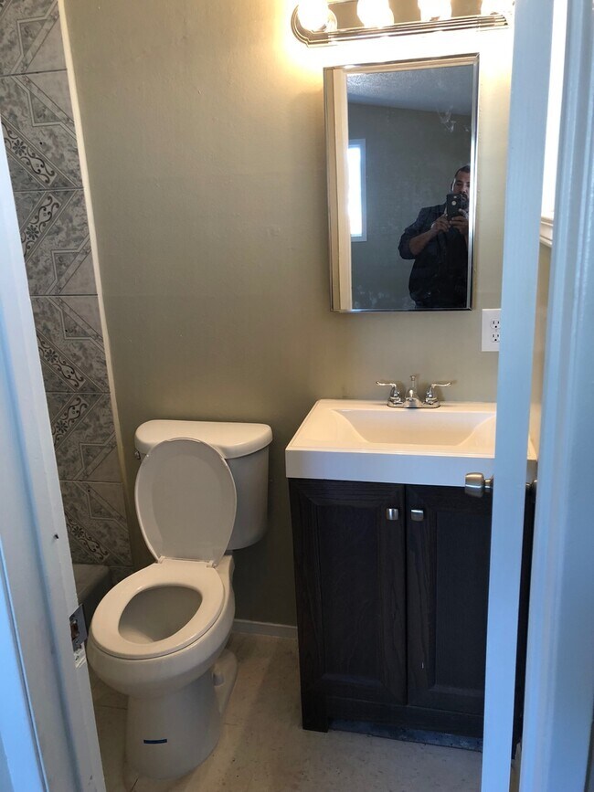 Building Photo - 3138 E Ave Q4