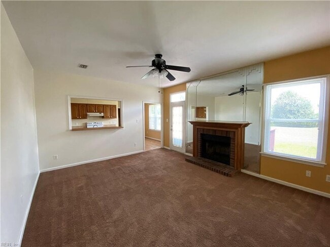 Building Photo - Lovely Ranch in Grassfield School District!