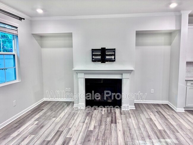 Building Photo - 203 Gremar Dr.