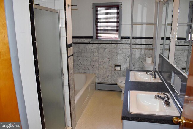 Building Photo - 6056 Lincoln Way W