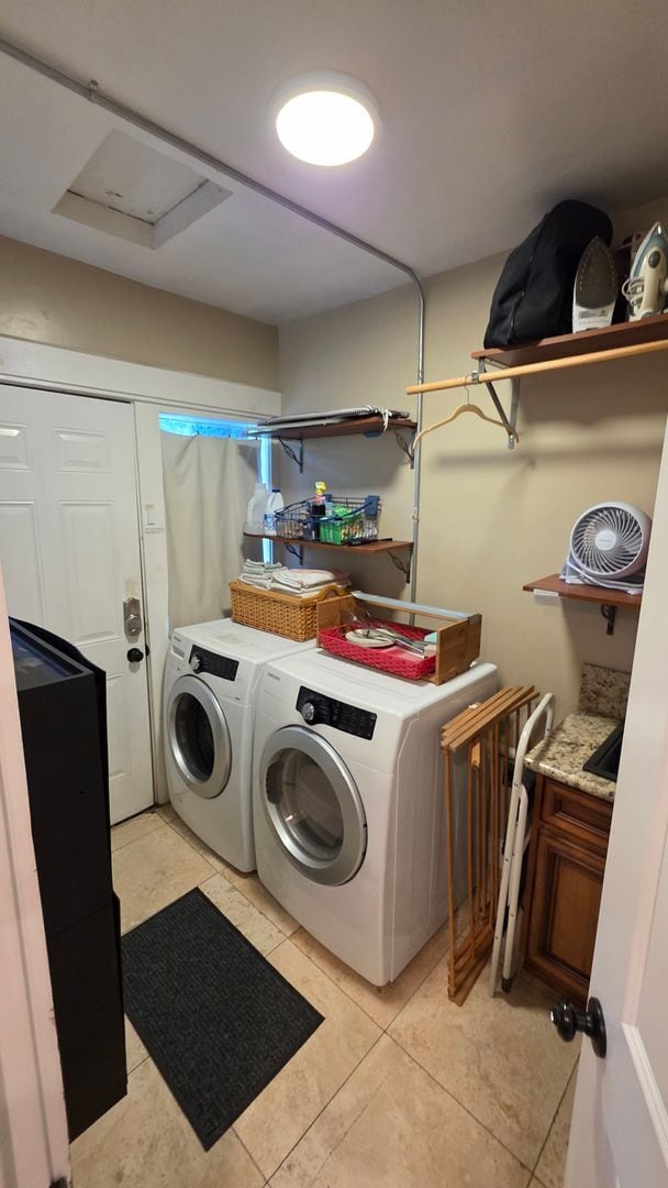 Building Photo - SHORT OR LONG TERM FURNISHED East Sac home with POOL