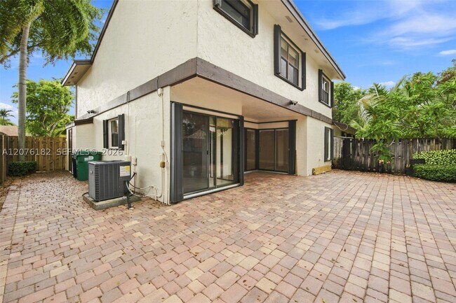 Building Photo - 6820 SW 128th Ct