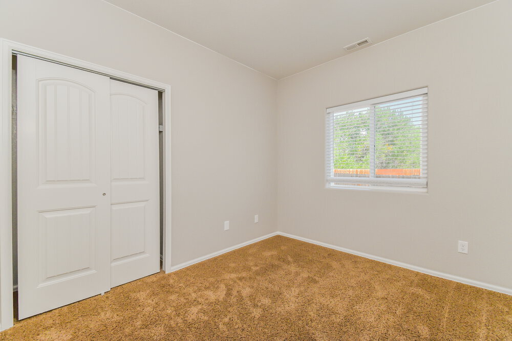 Building Photo - 9735 Desert Lily Cir