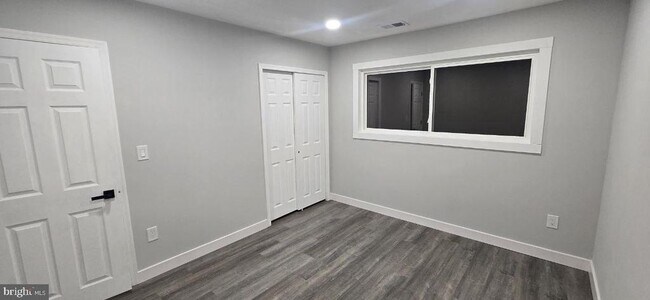 Building Photo - 702 Beaumont Rd