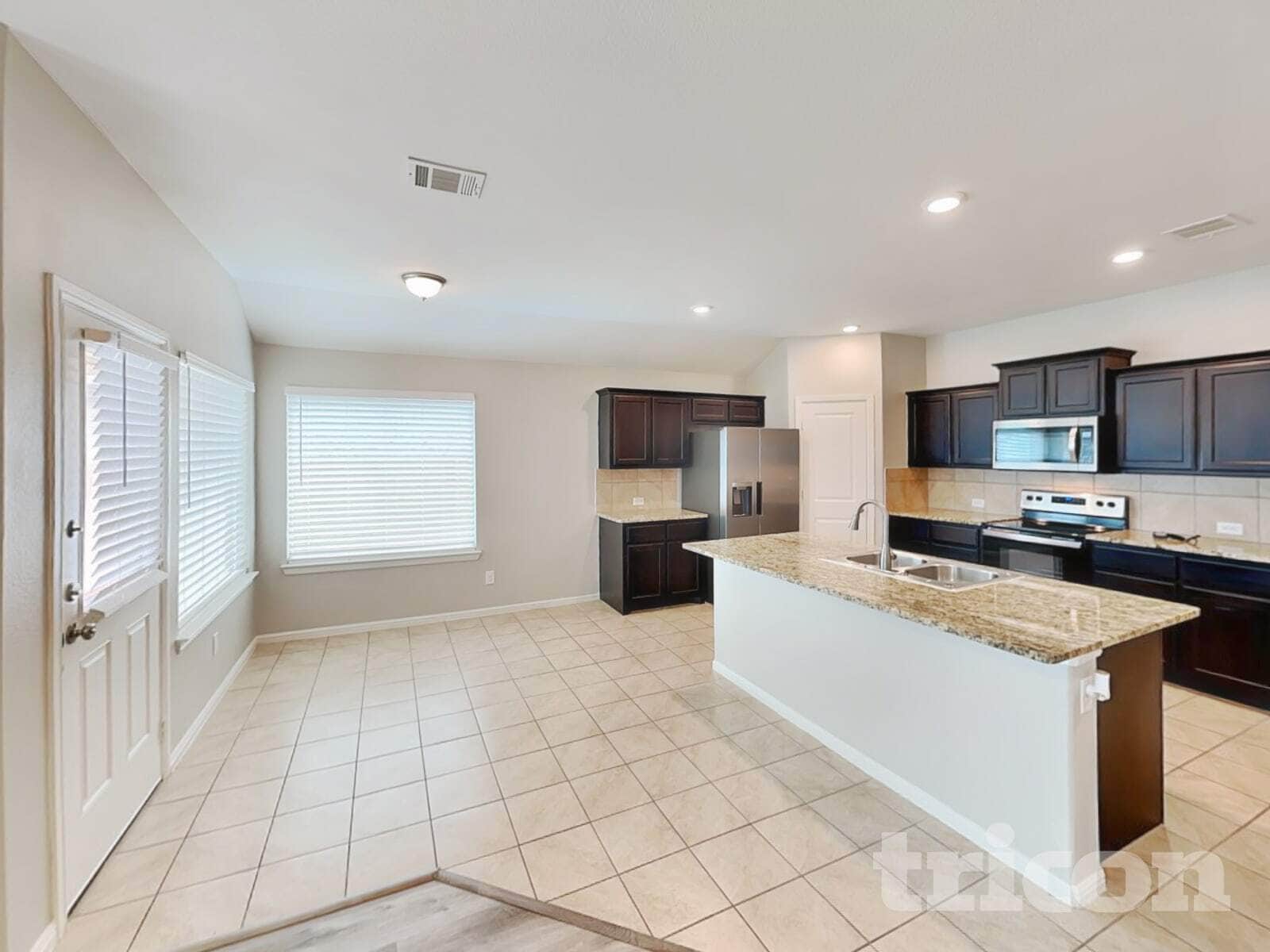 Building Photo - 324 Foxhunter St