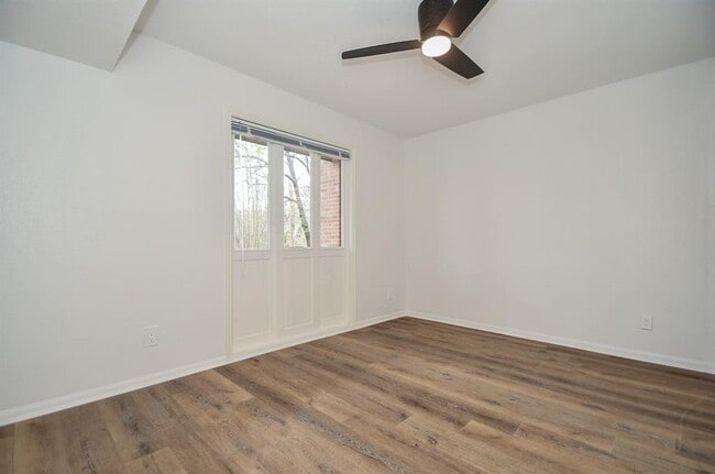 Building Photo - 6529 Bayou Glen Rd