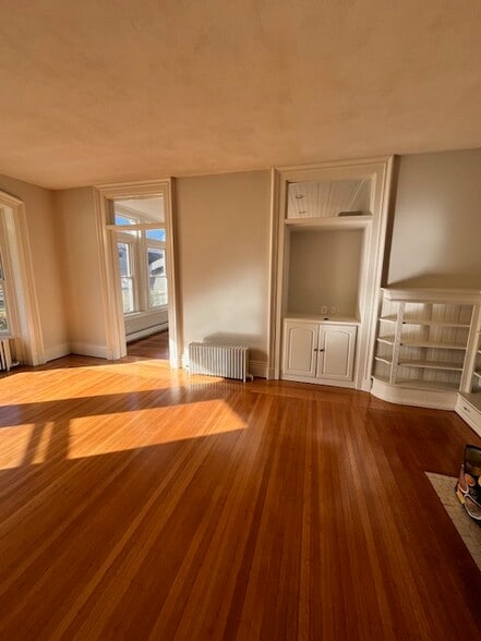 Building Photo - 49 Beacon St