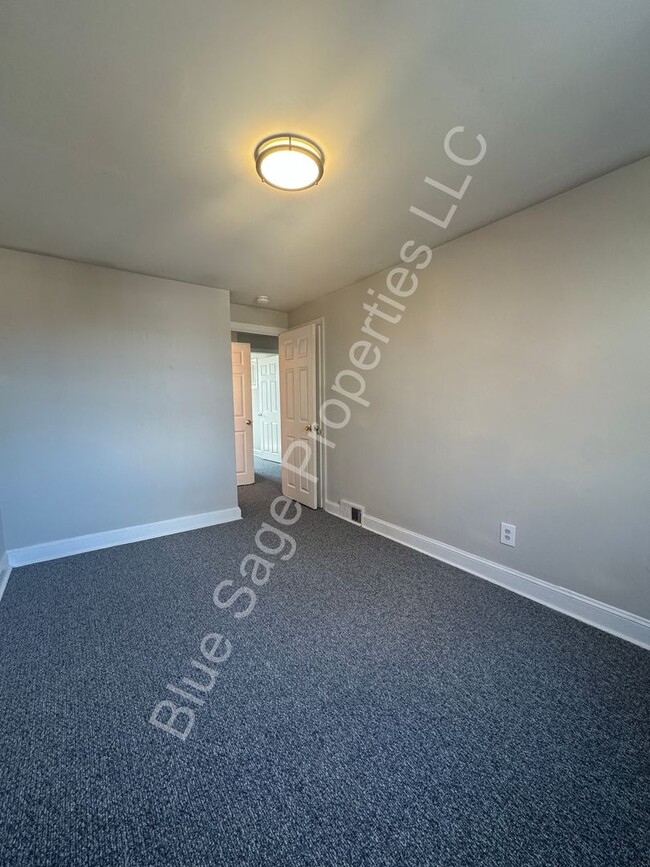 Building Photo - Beautiful 3 Bedroom, 1 Bath in Clifton Hei...