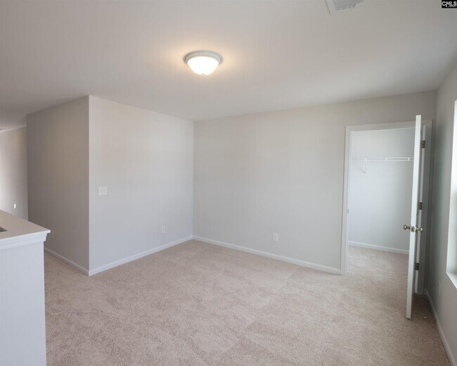 Building Photo - 3025 Hallsdale Dr