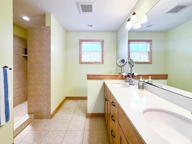 Building Photo - Rare Stonehedge 5-Bedroom Two-Story Home!